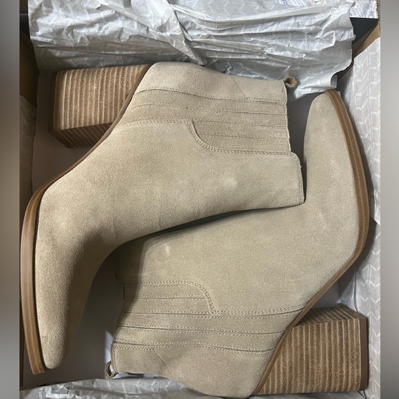 Oshay Pointed Toe Bootie (Women)
Marc Fisher LTD - Picture 4 of 4